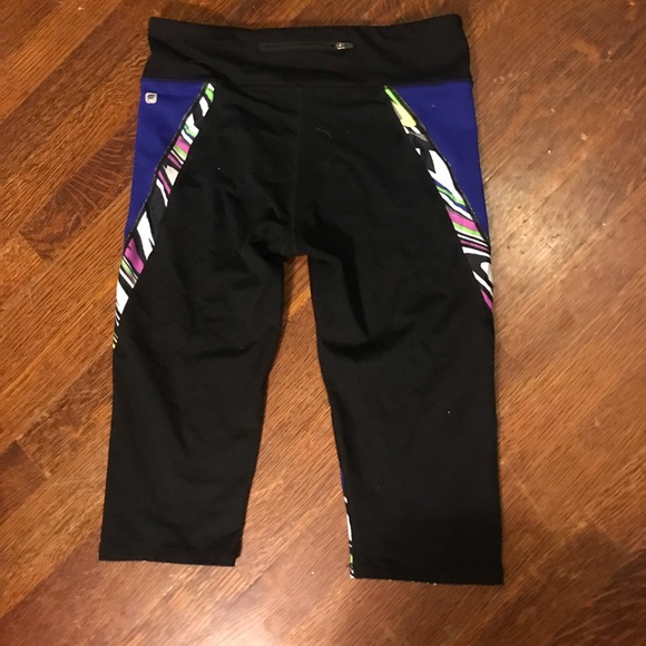 Fabletics Navassa crop (black iris carnival print) - Picture 2 of 2